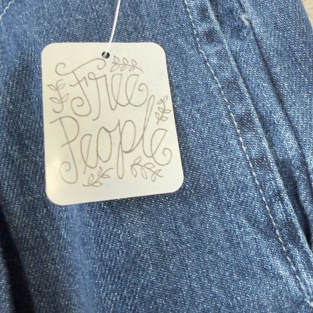 Free People We The Free Wide Leg Pleated Jeans Blue Denim Size 27 NWT - Picture 3 of 12